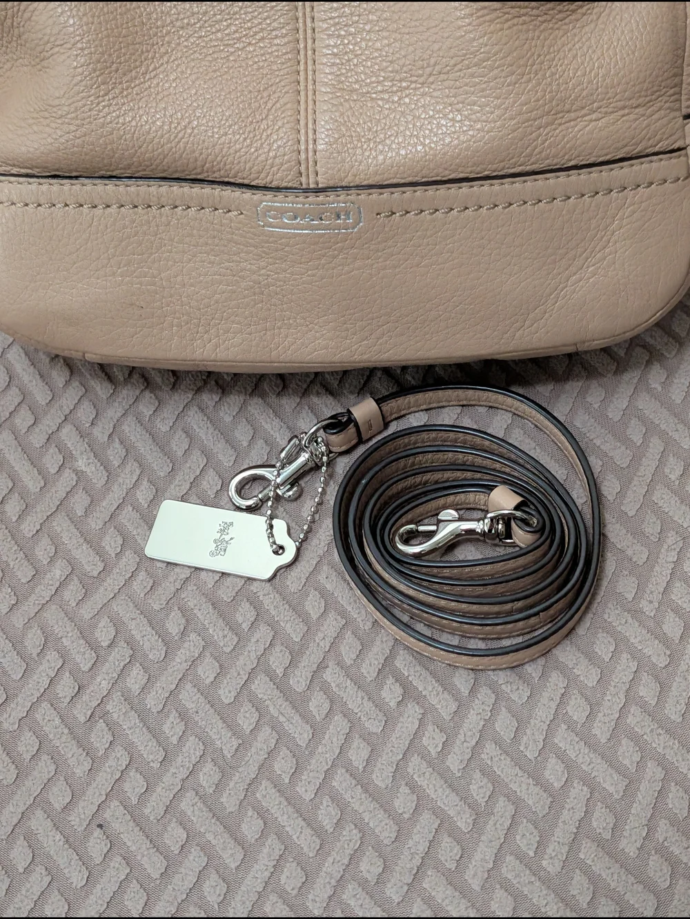 Coach Beige Leather Shoulder Bag EUC